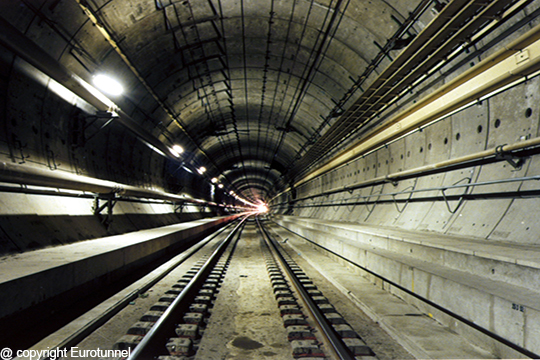 Channel Tunnel delays rife as services resume